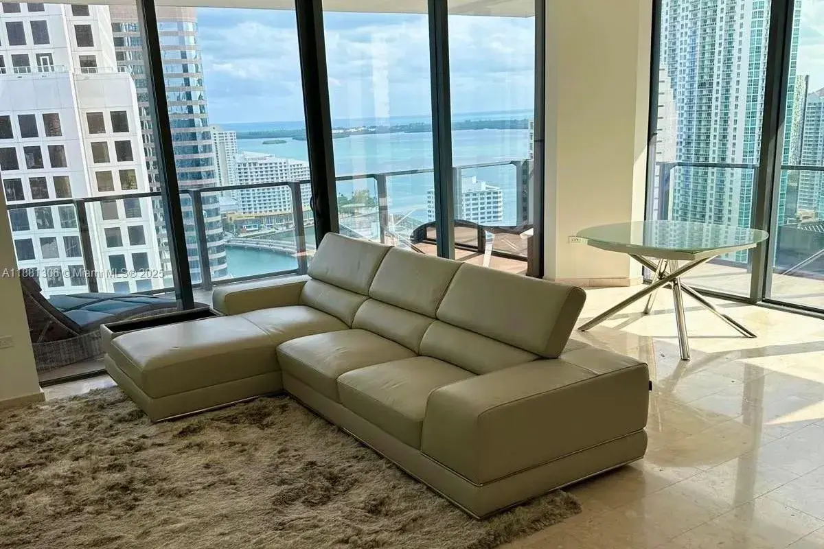 68 SE 6th St # 2801, Miami FL 33131