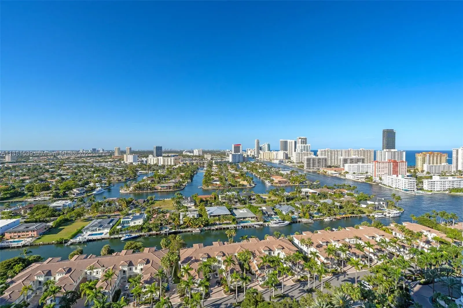 3 bedroom 2 bath Residential for sale at 21205 Yacht Club Dr # 2605, Aventura FL 33180