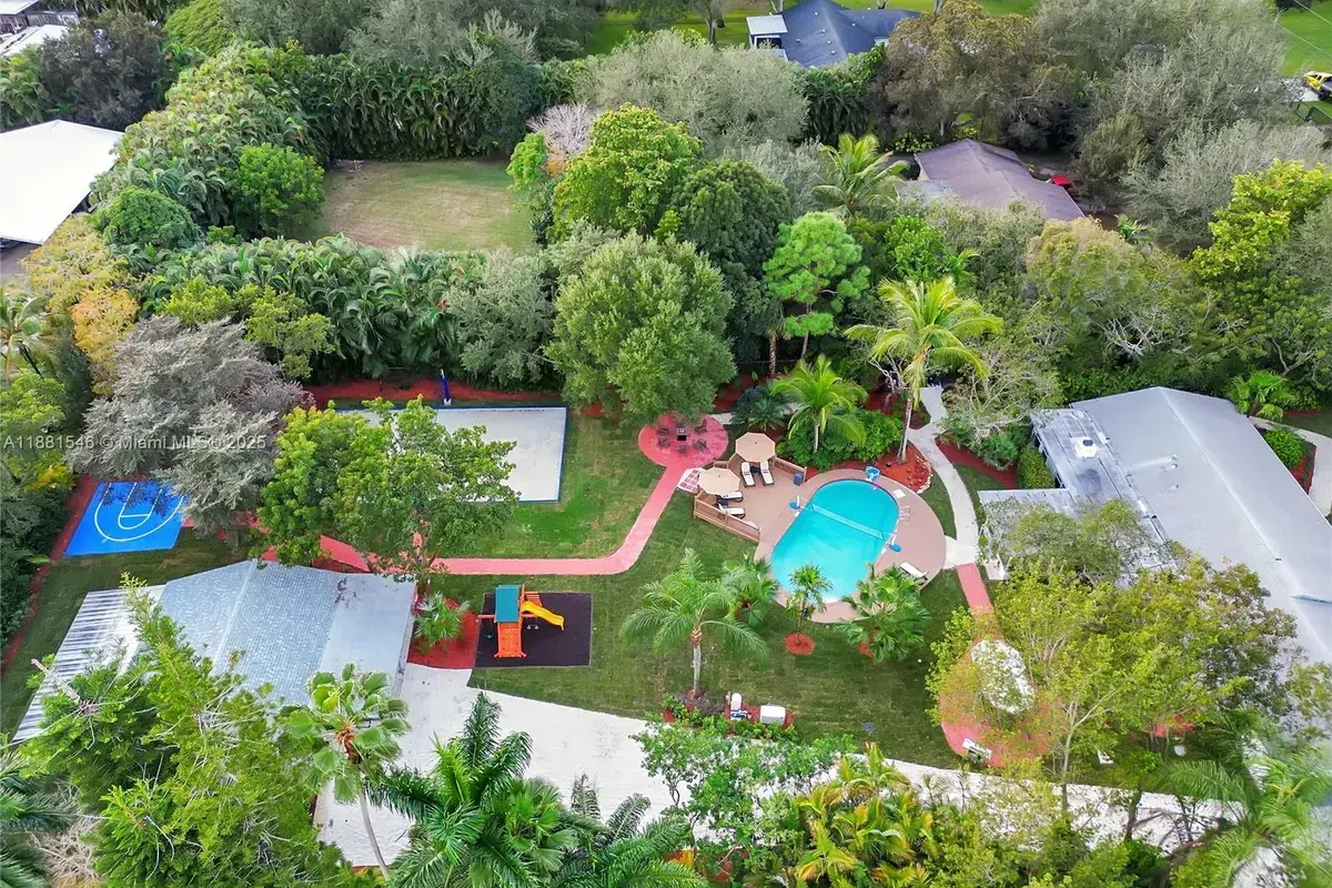 14330 SW 20th St, Davie FL 33325