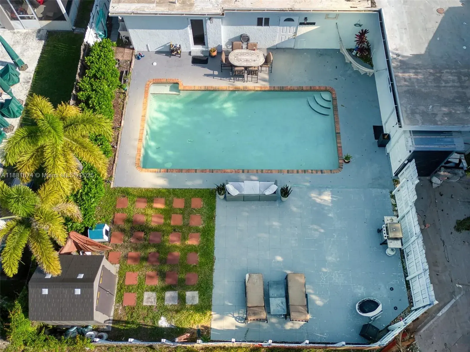 5207 Hayes St, Hollywood FL 33021
