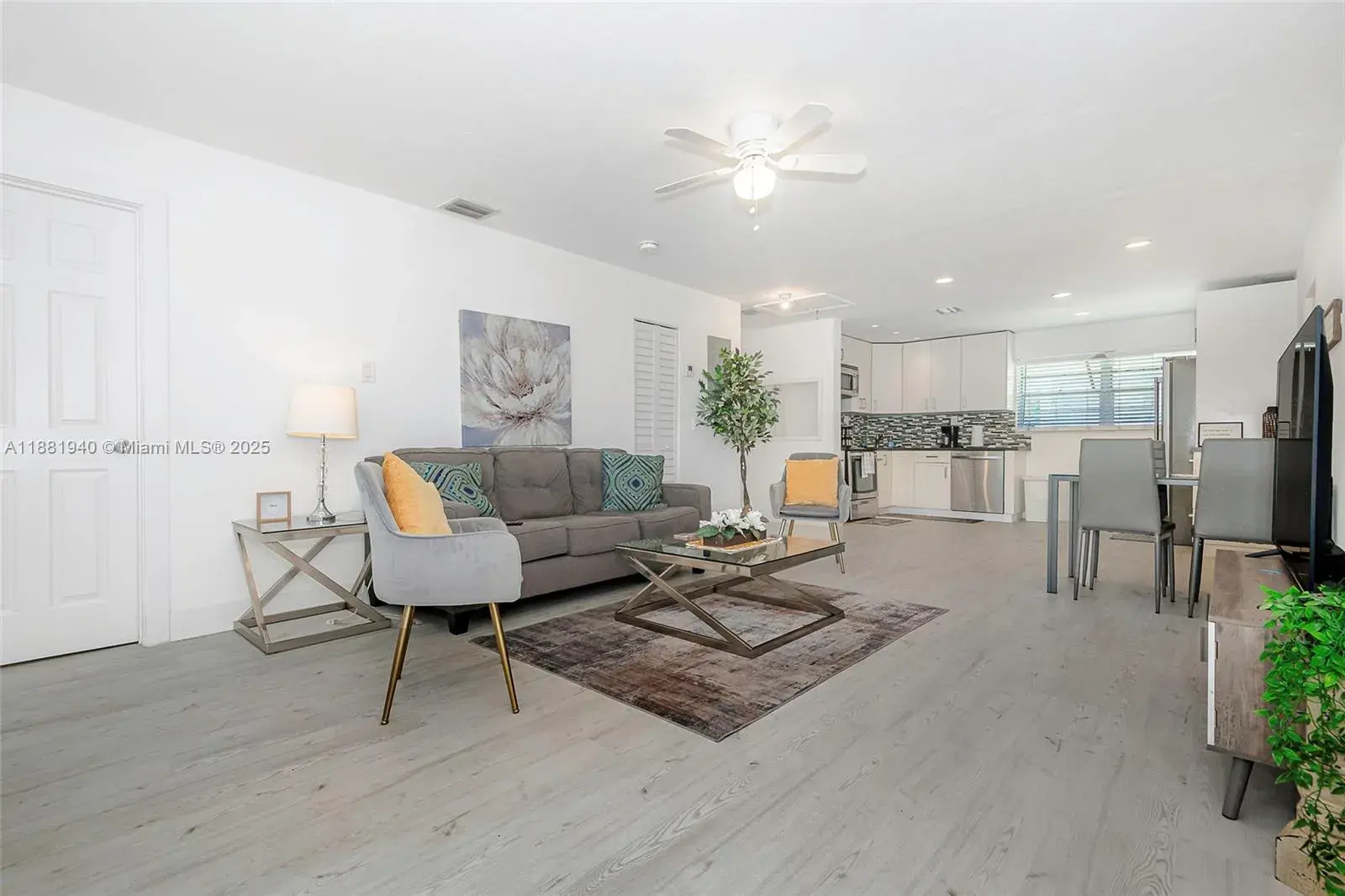 201 Columbus Pkwy # B, Hollywood FL 33021