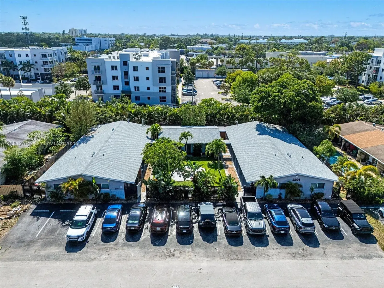 Residential Income for sale at 2201 NE 14th Ave, Wilton Manors FL 33305