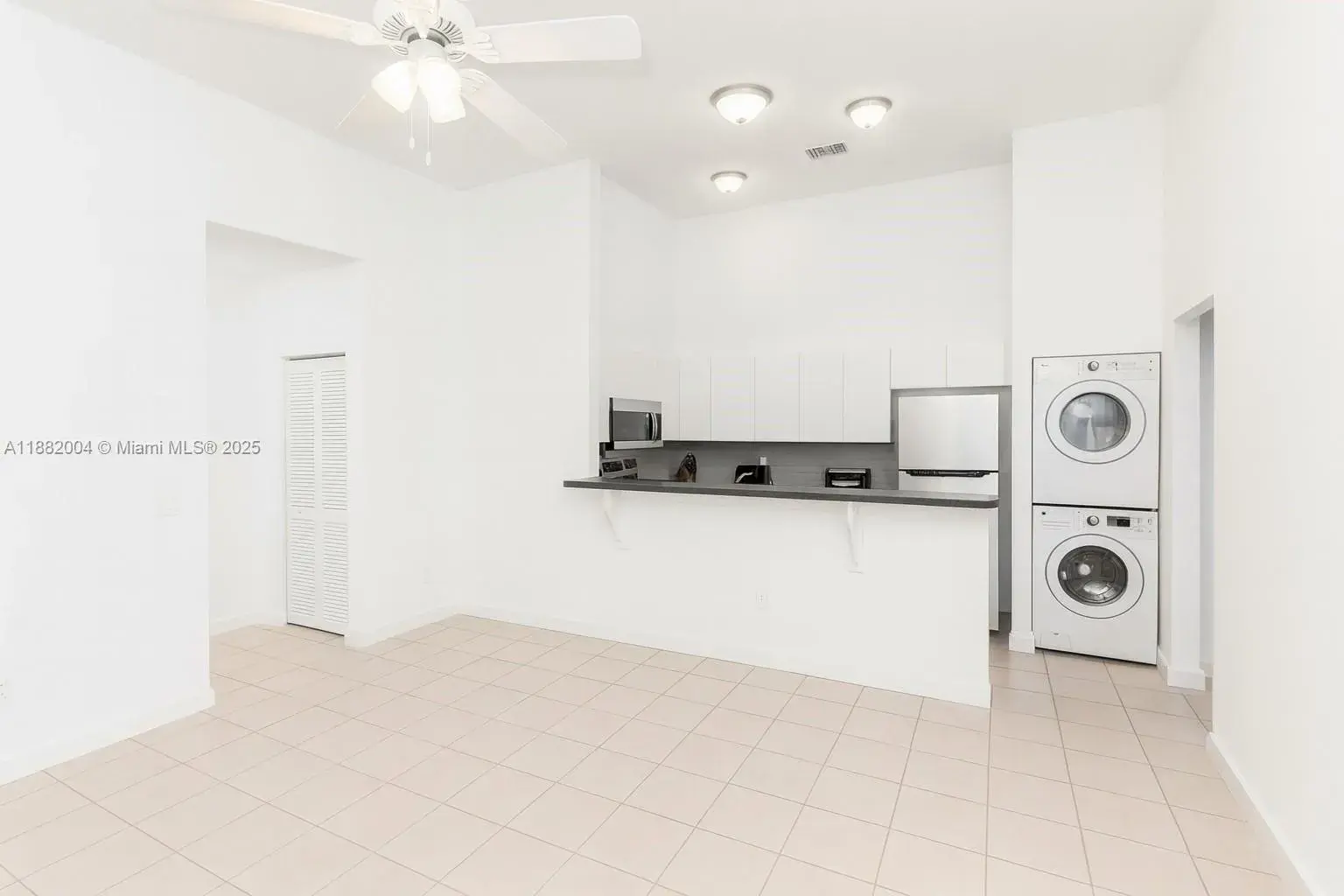 3 bedroom 2 bath Residential Lease for rent at 2516 Lincoln St, Hollywood FL 33020