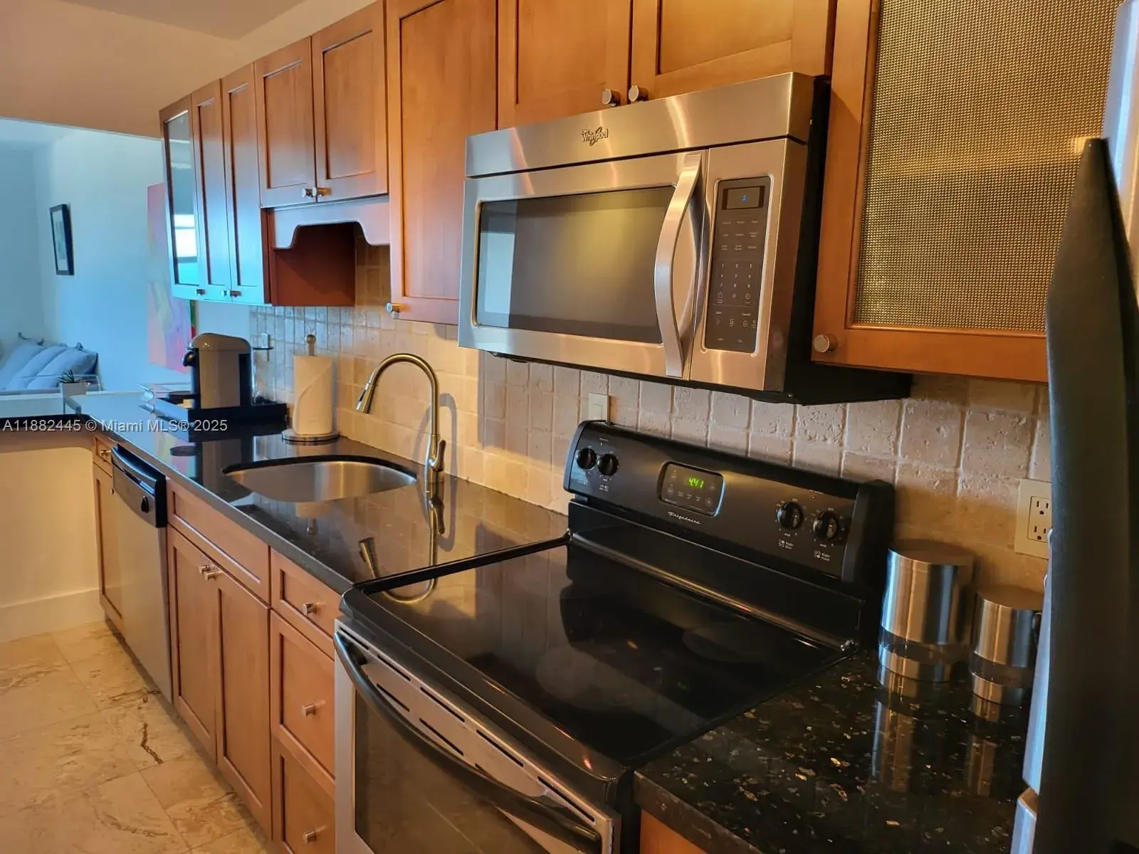 1 bedroom 1 bath Residential for sale at 100 Lincoln Rd # 1238, Miami Beach FL 33139