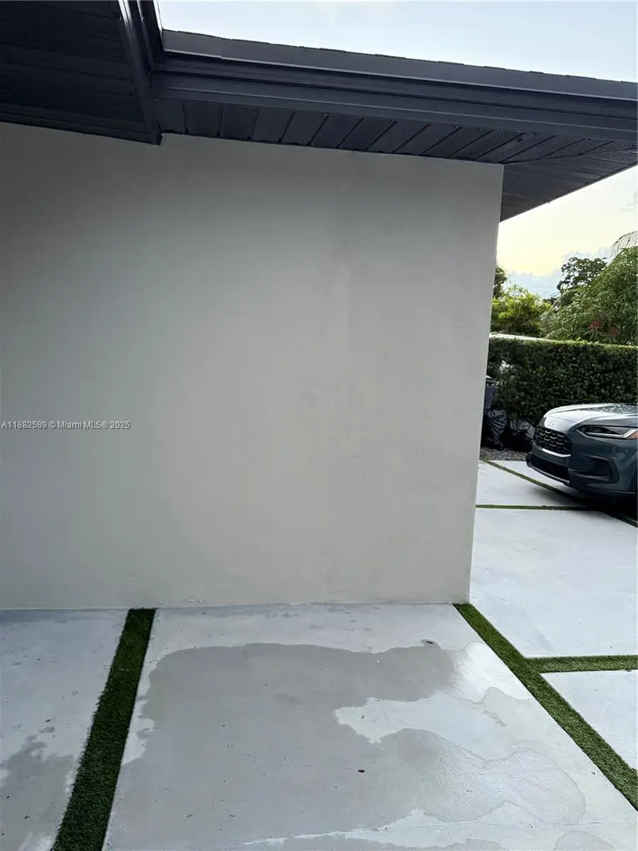 2 bedroom 2 bath Residential for sale at 7508 Garfield St, Hollywood FL 33024