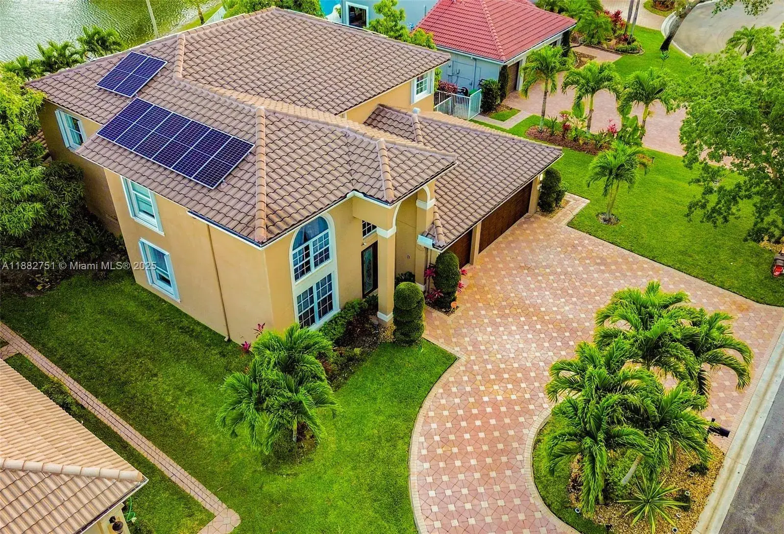 6 bedroom 5 bath Residential for sale at 6600 NW 56th Dr, Coral Springs FL 33067