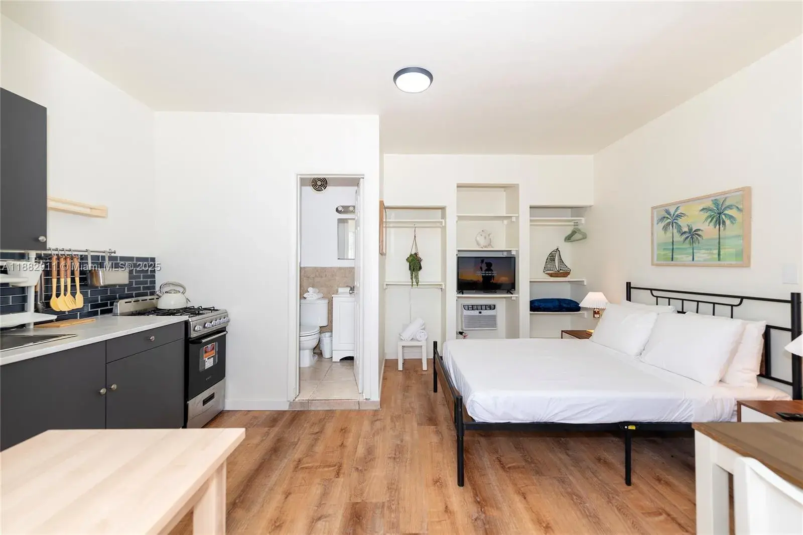 709 NE 2nd Ct # 9, Hallandale Beach FL 33009
