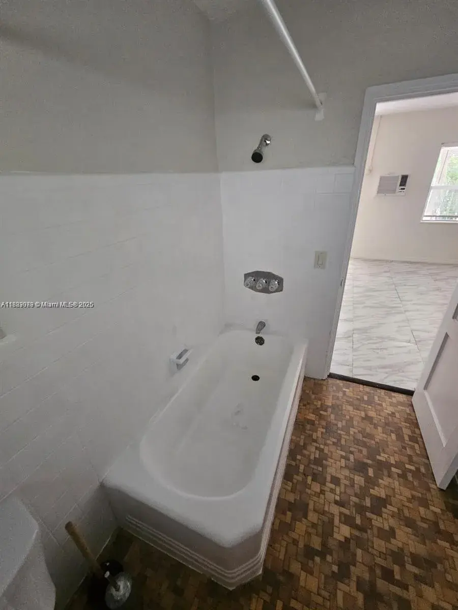 1 bath Residential Lease for rent at 1219 NE 6th St # 1, Fort Lauderdale FL 33304