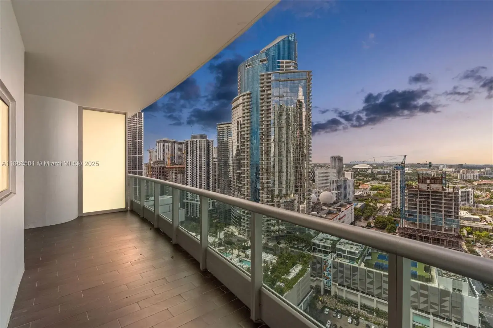 900 Biscayne Blvd # 3502, Miami FL 33132