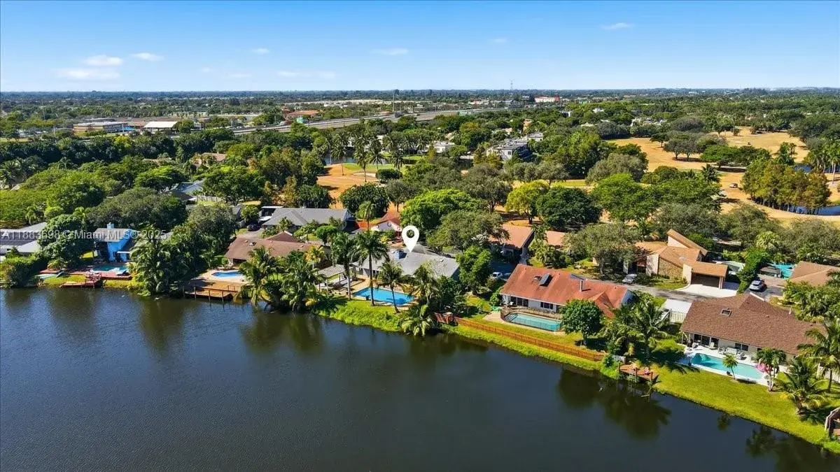 960 Bayberry Point Dr, Plantation FL 33324