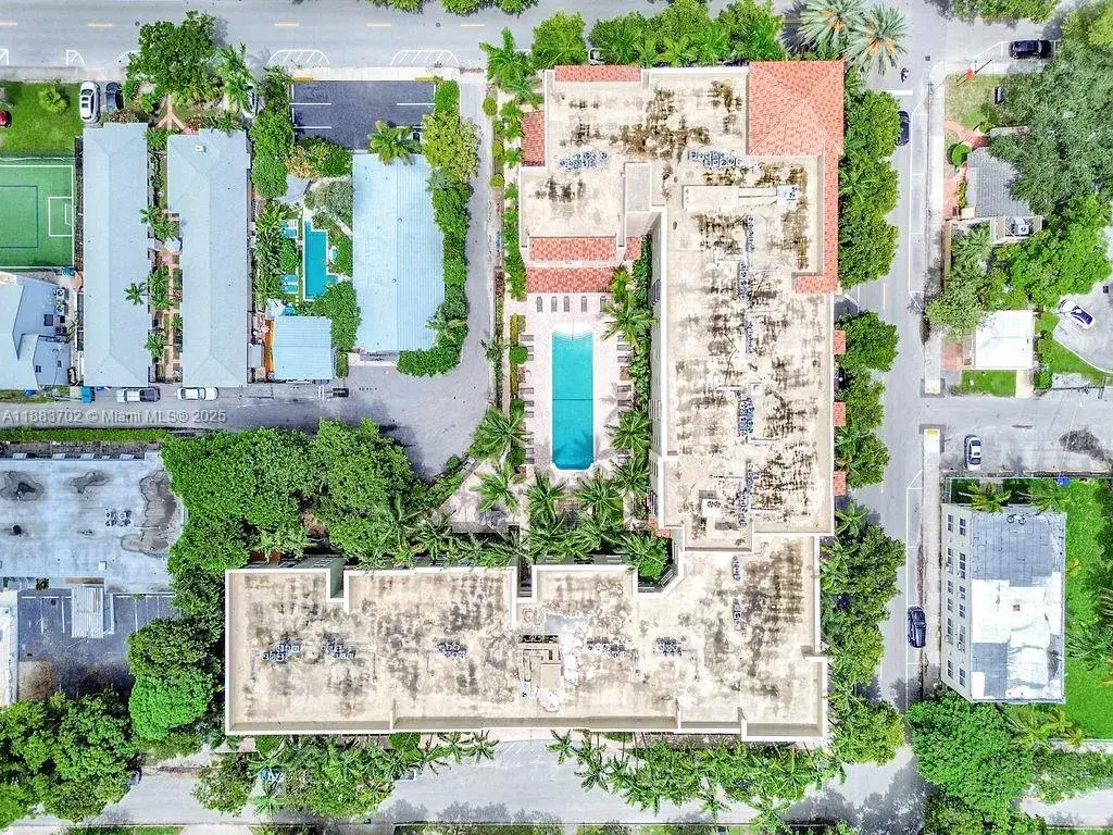 1900 Van Buren St # 320B, Hollywood FL 33020