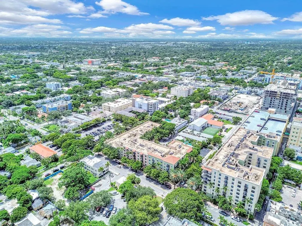 1900 Van Buren St # 320B, Hollywood FL 33020