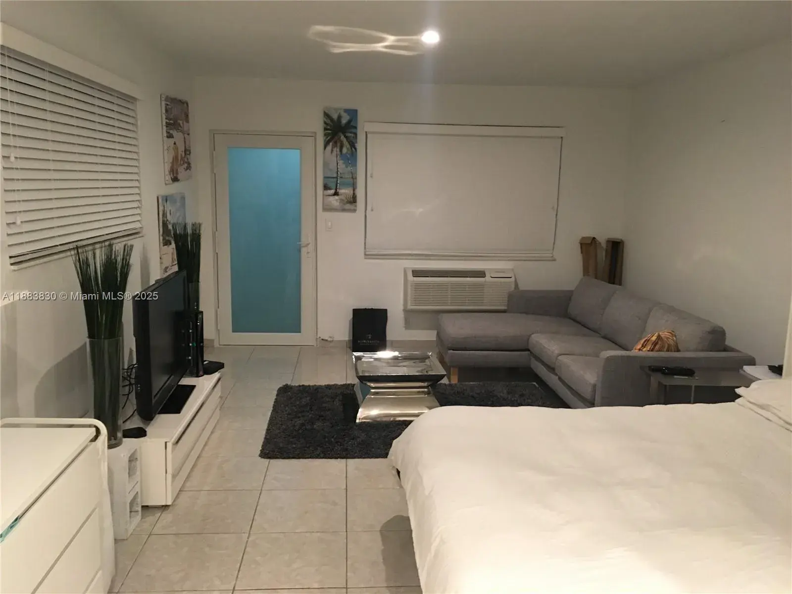 1 bath Residential for sale at 158 Ocean Dr # 407, Miami Beach FL 33139