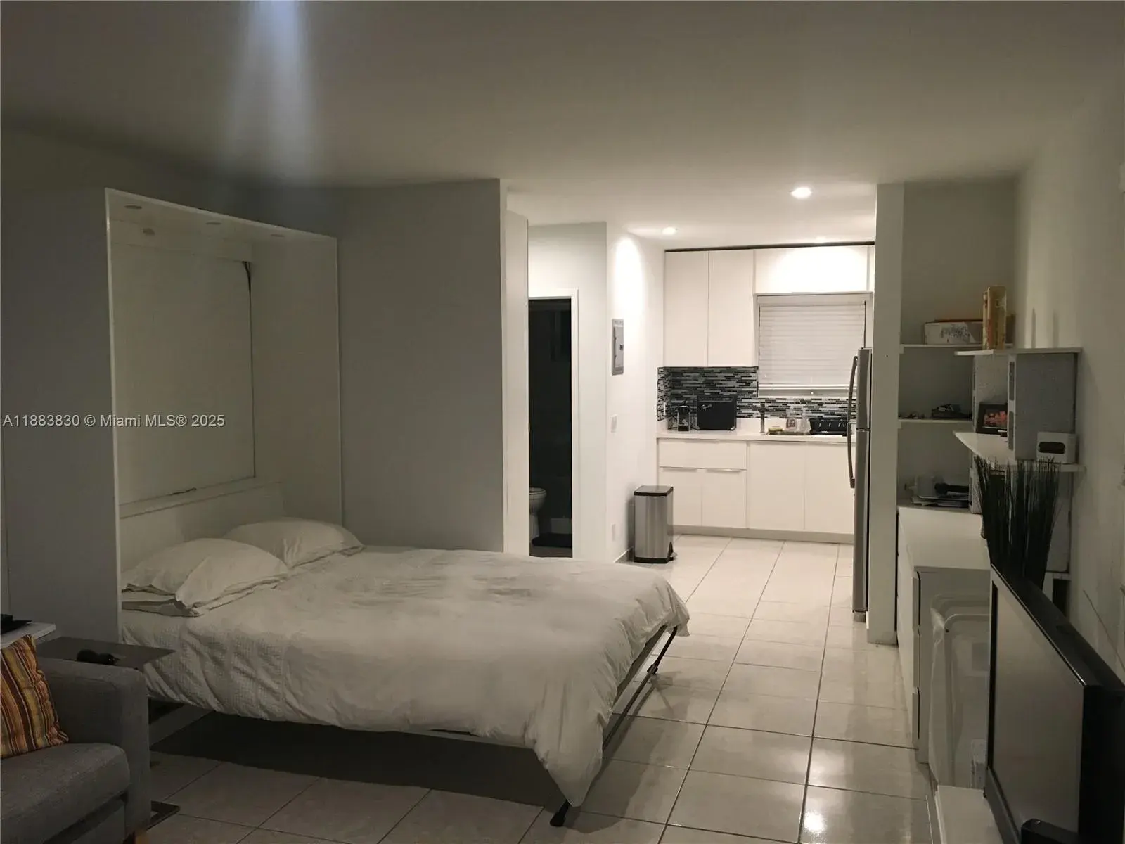 158 Ocean Dr # 407, Miami Beach FL 33139
