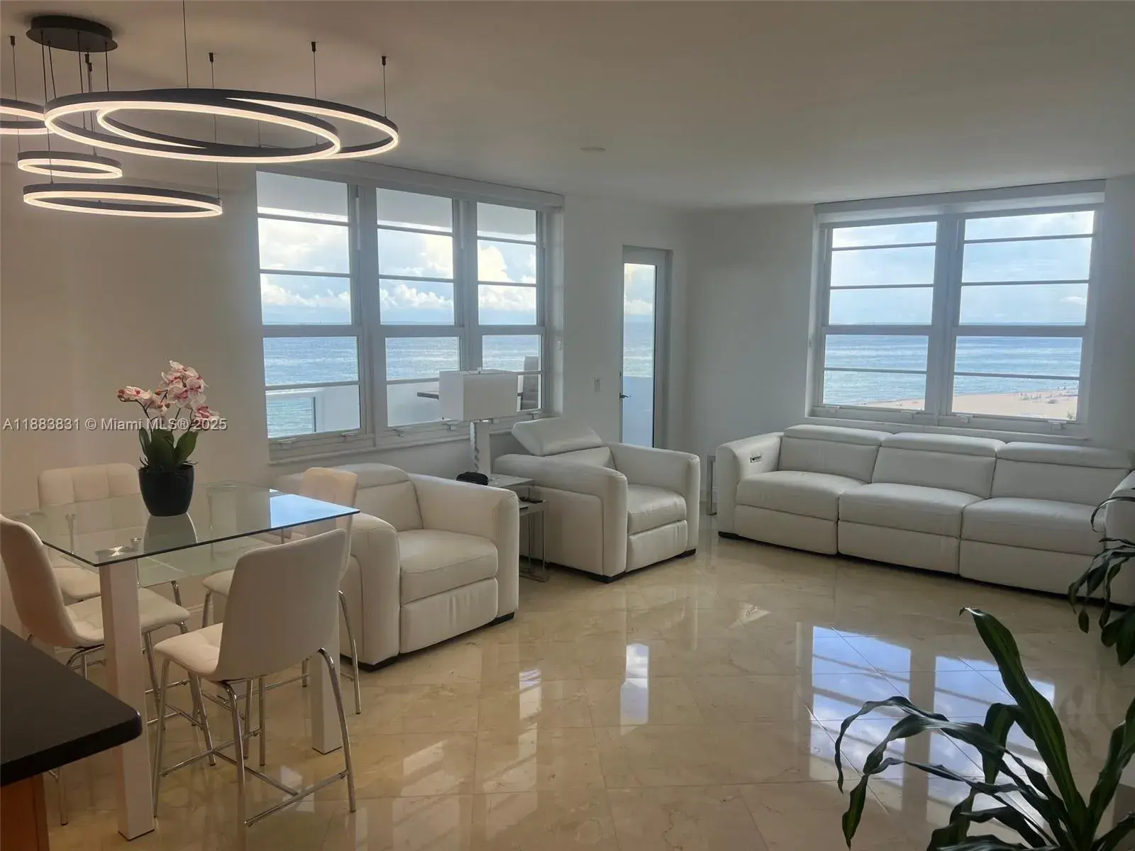 2 bedroom 2 bath Residential Lease for rent at 100 Lincoln Rd # 848, Miami Beach FL 33139