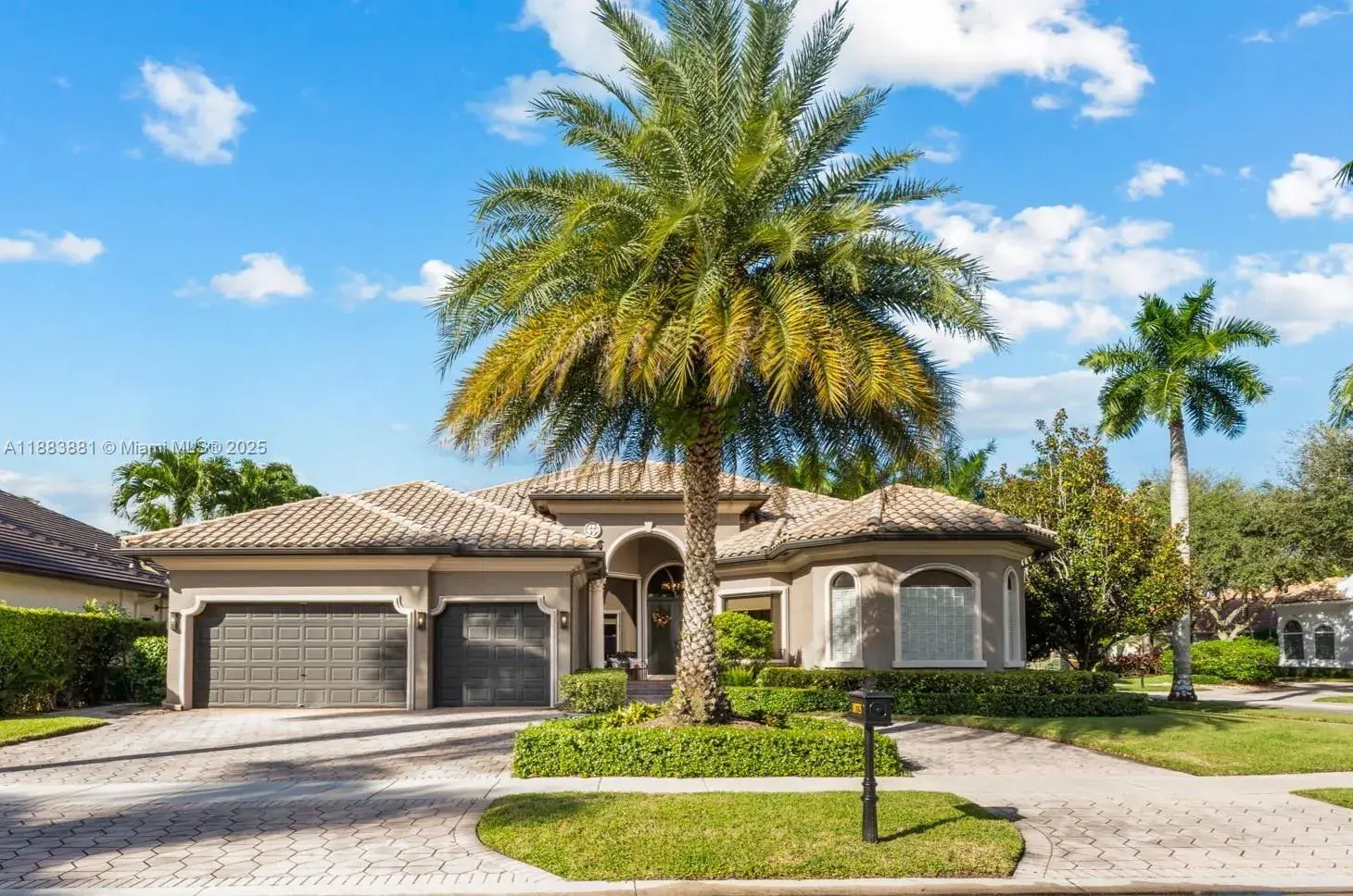 5 bedroom 3 bath Residential for sale at 10775 Blue Palm St, Plantation FL 33324