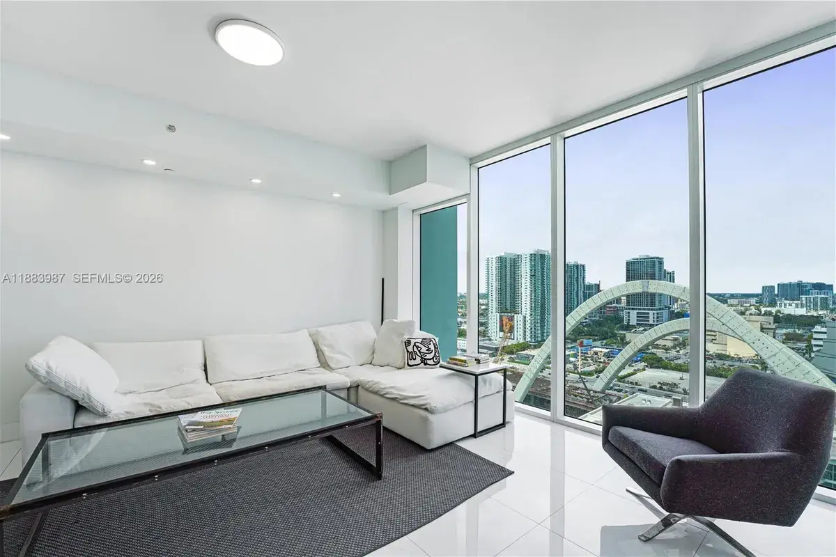 1040 Biscayne Blvd # 1905, Miami FL 33132