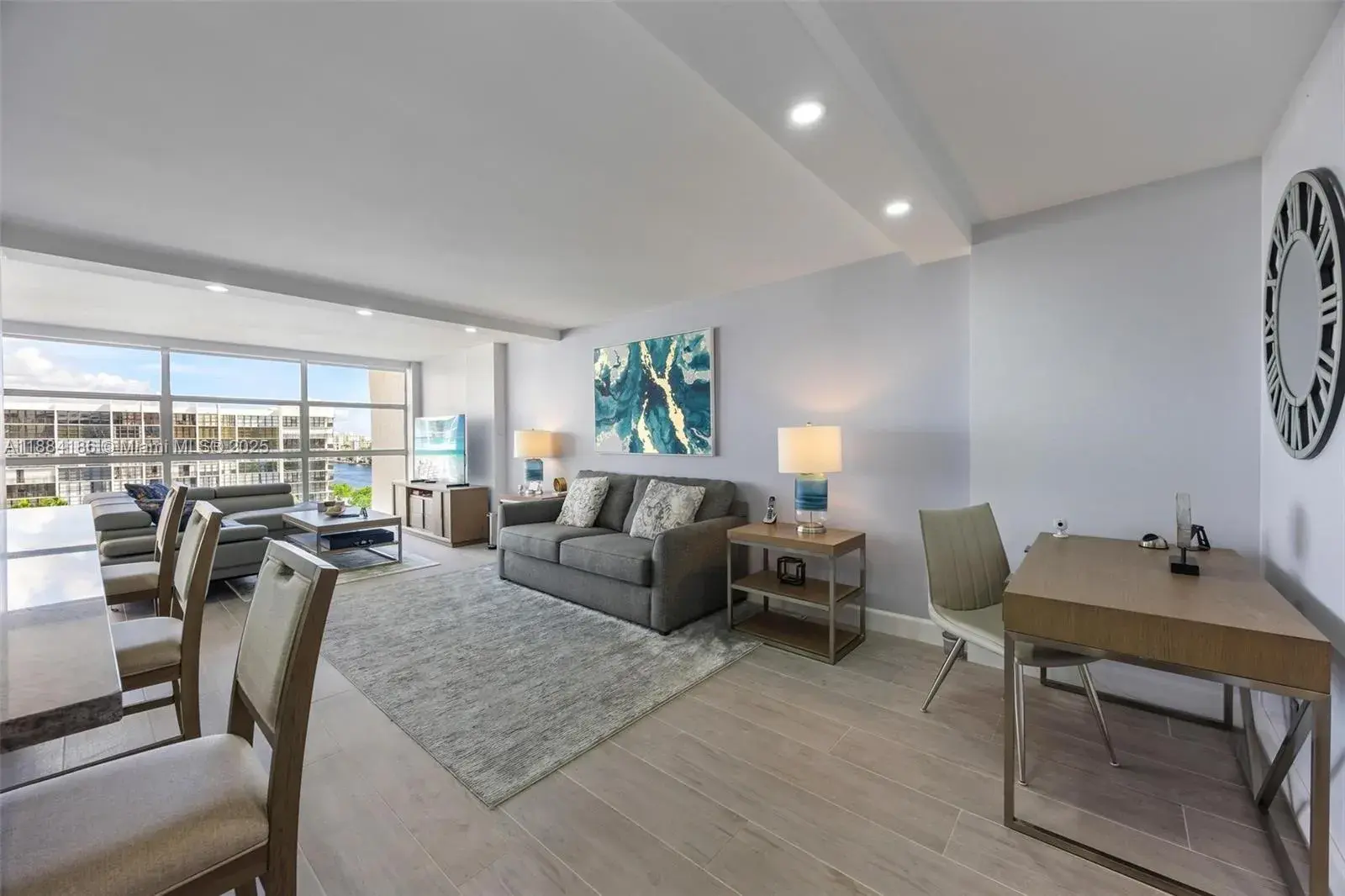 600 Parkview Dr # 815, Hallandale Beach FL 33009