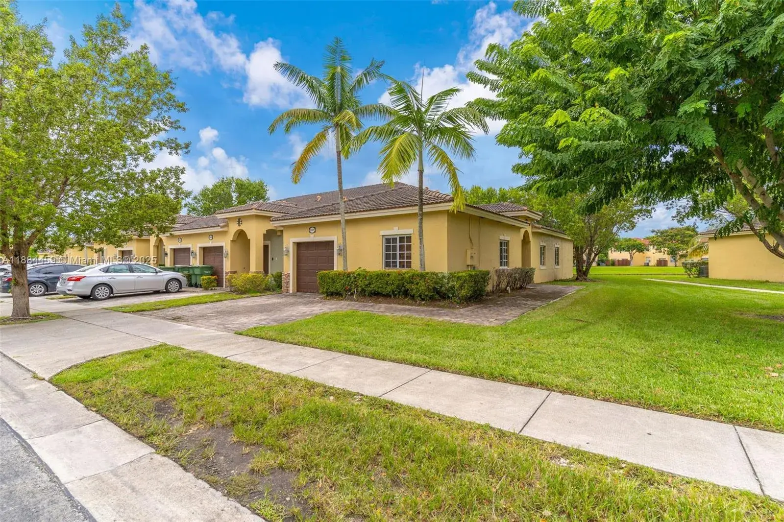 3327 NE 11th Dr, Homestead FL 33033