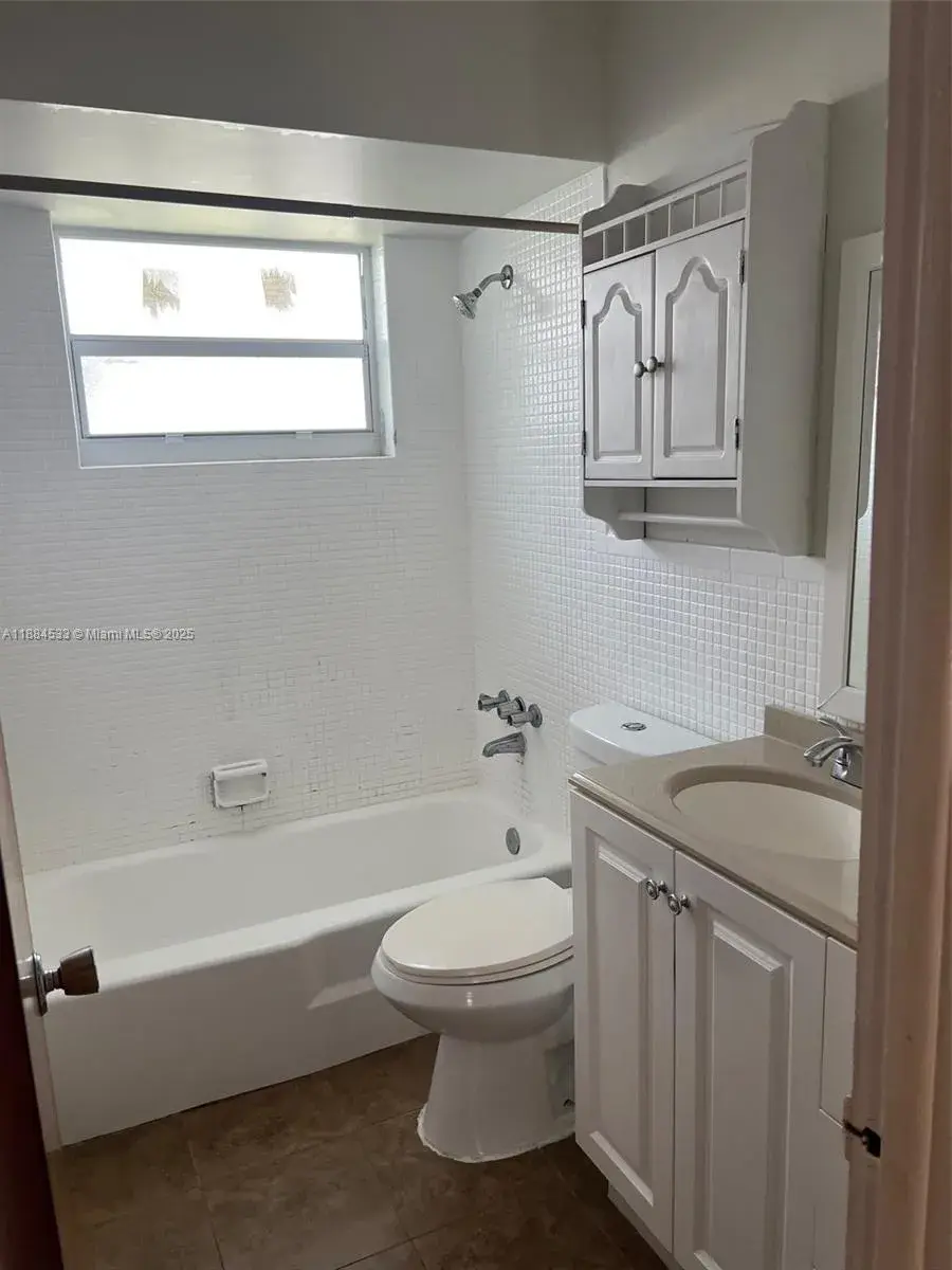 1 bedroom 1 bath Residential Lease for rent at 4841 SW 45th Ave # 2, Hollywood FL 33314