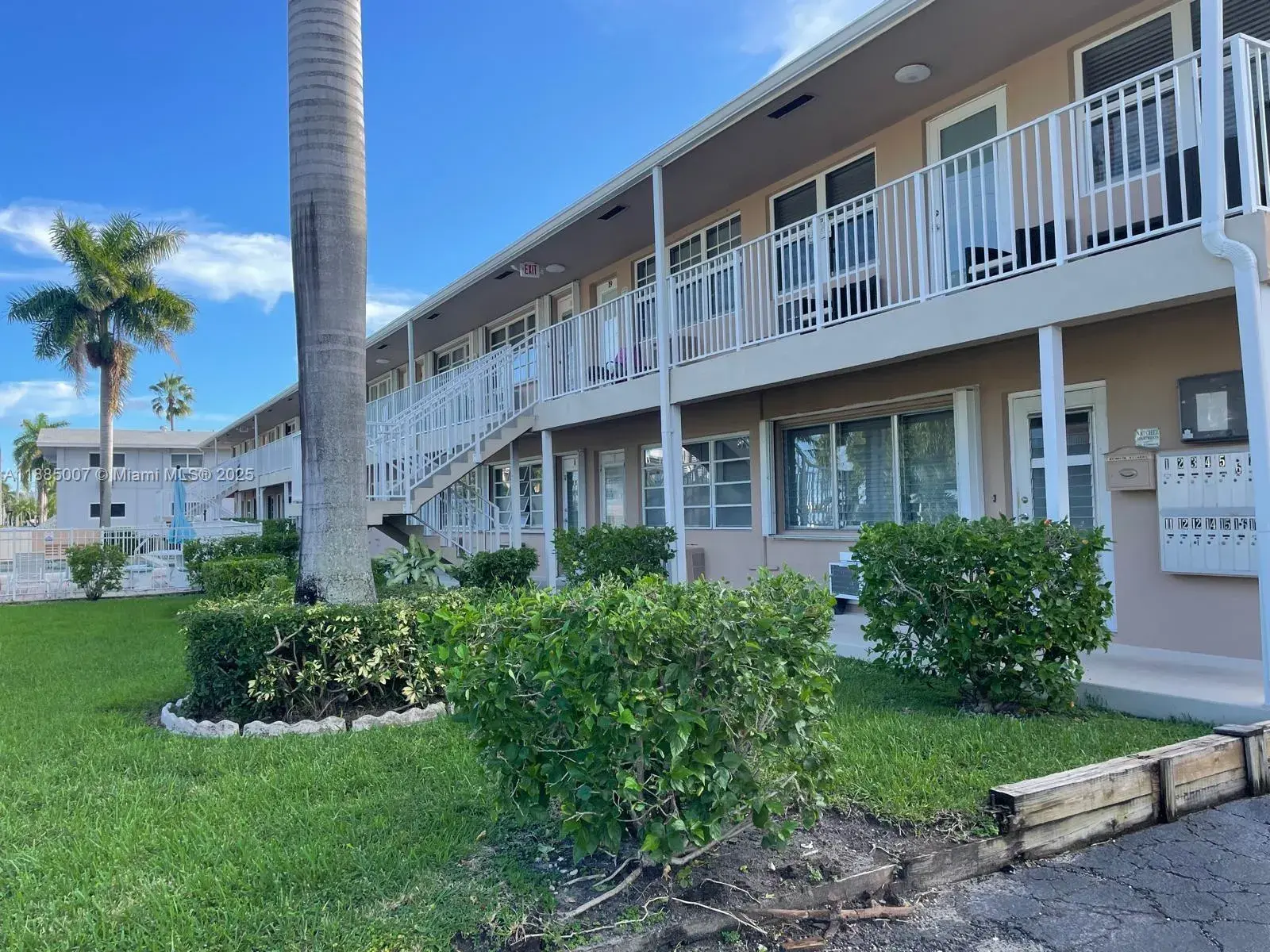 500 Layne Blvd # 20, Hallandale Beach FL 33009
