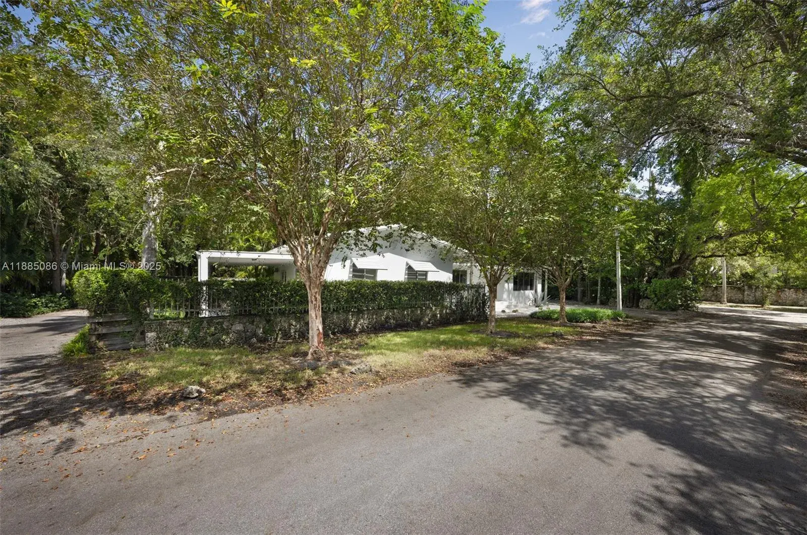 3894 Main Hwy, Miami FL 33133