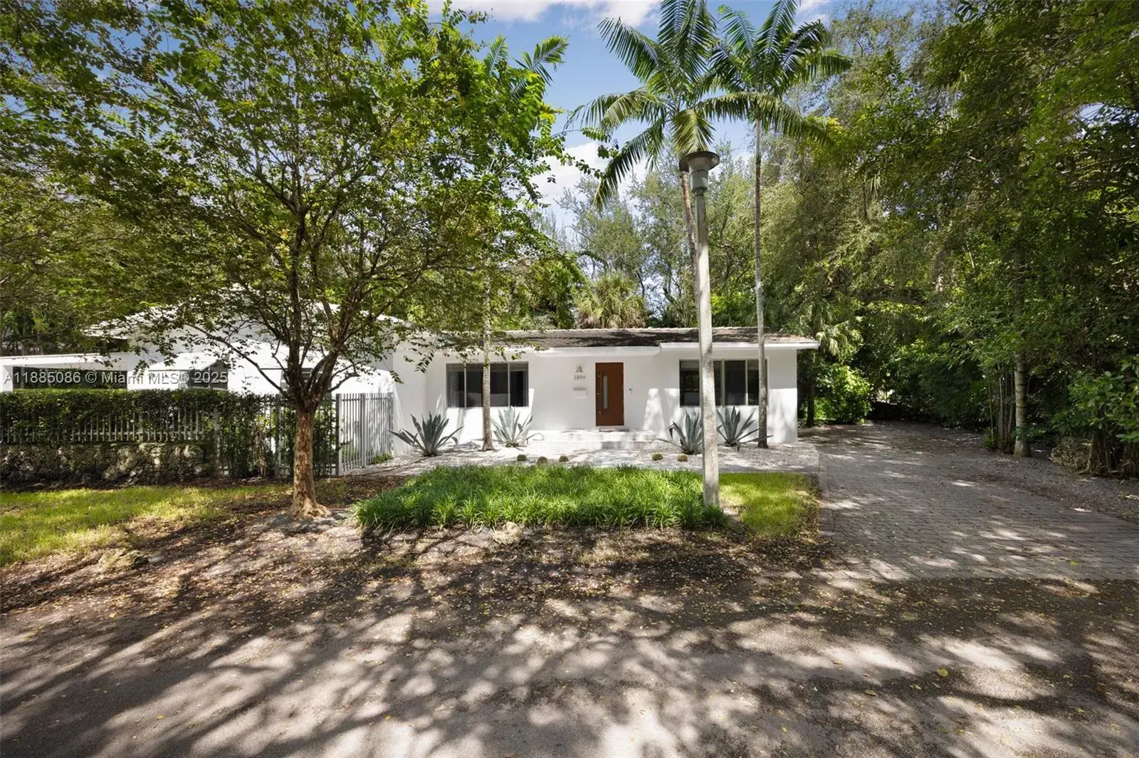 3894 Main Hwy, Miami FL 33133