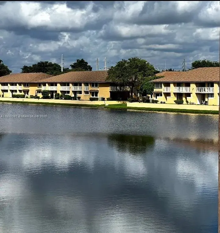 2 bedroom 2 bath Residential for sale at 415 NW 210th St # 206, Miami Gardens FL 33169