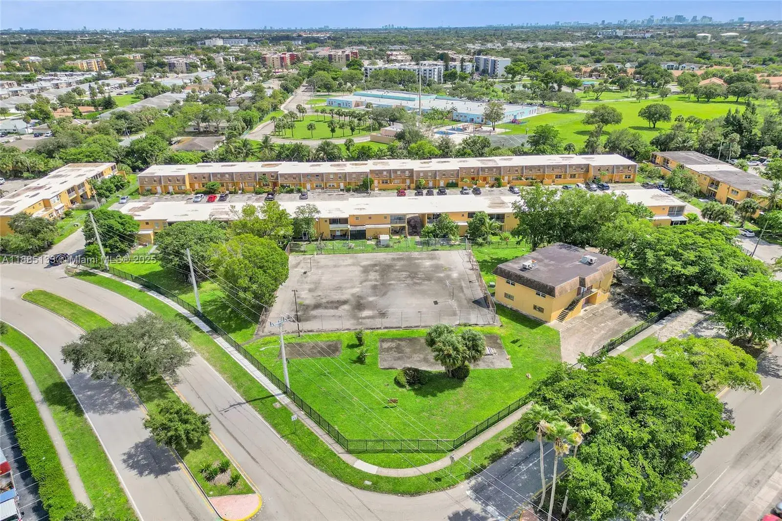 2600 NW 60th Ter, Sunrise FL 33313