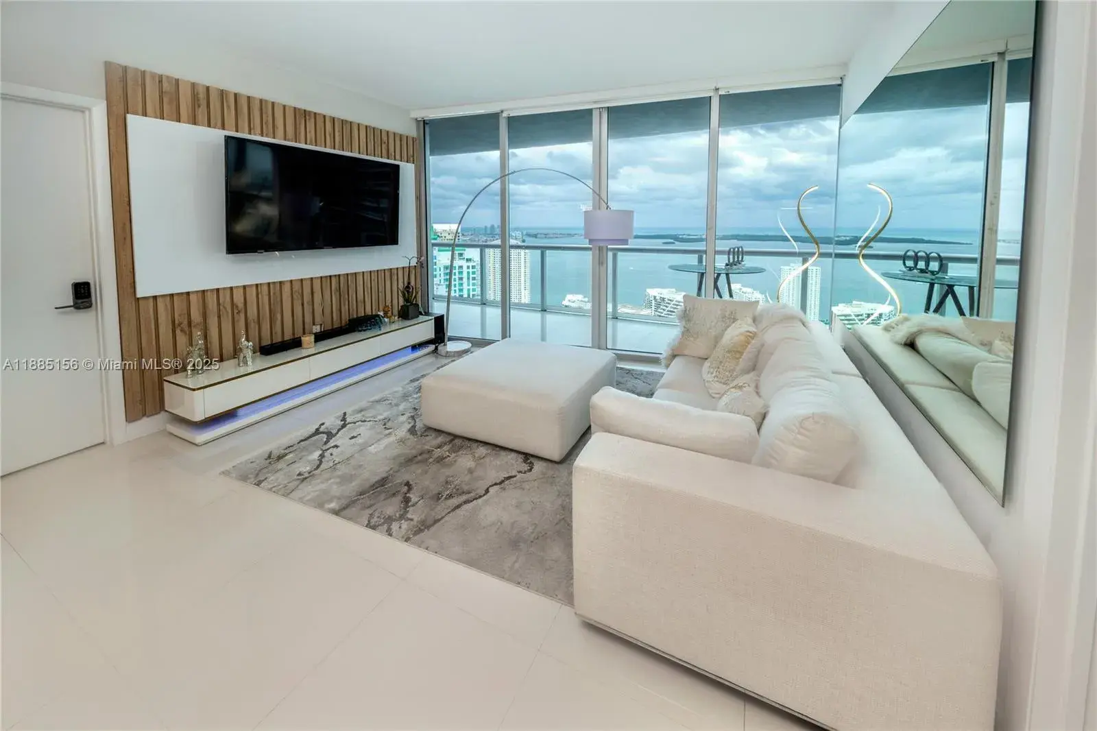 465 Brickell av # 4705, Miami FL 33131