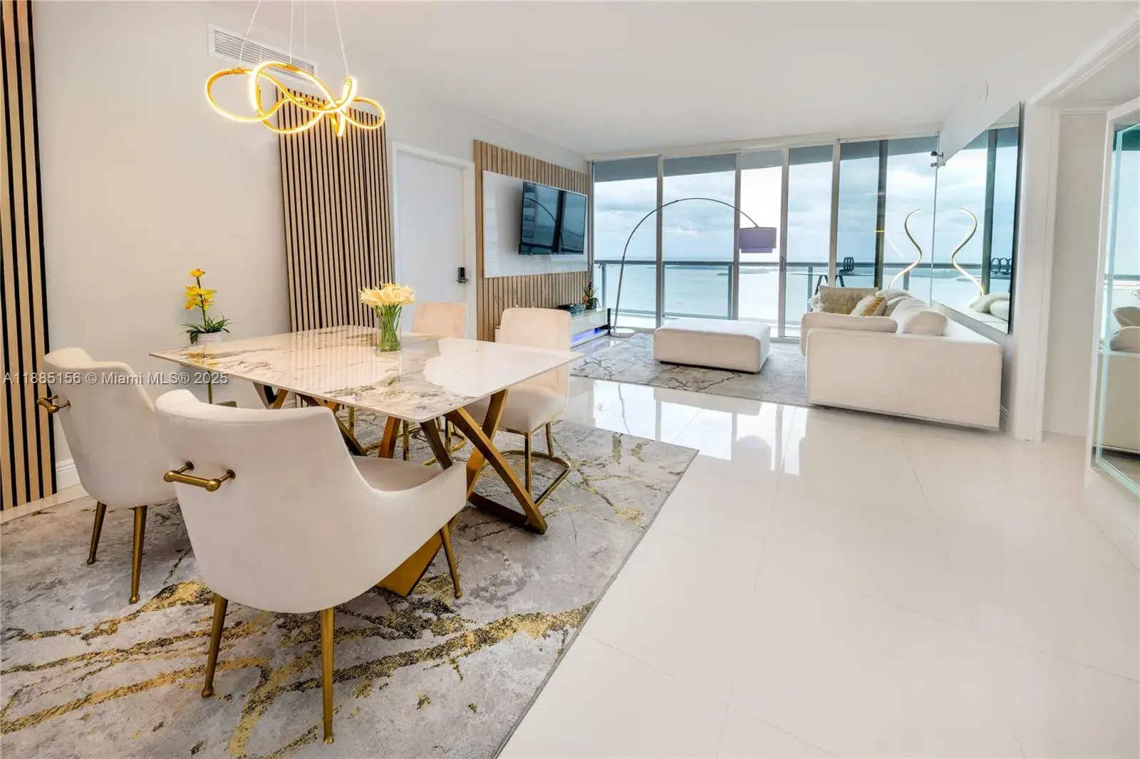 465 Brickell av # 4705, Miami FL 33131