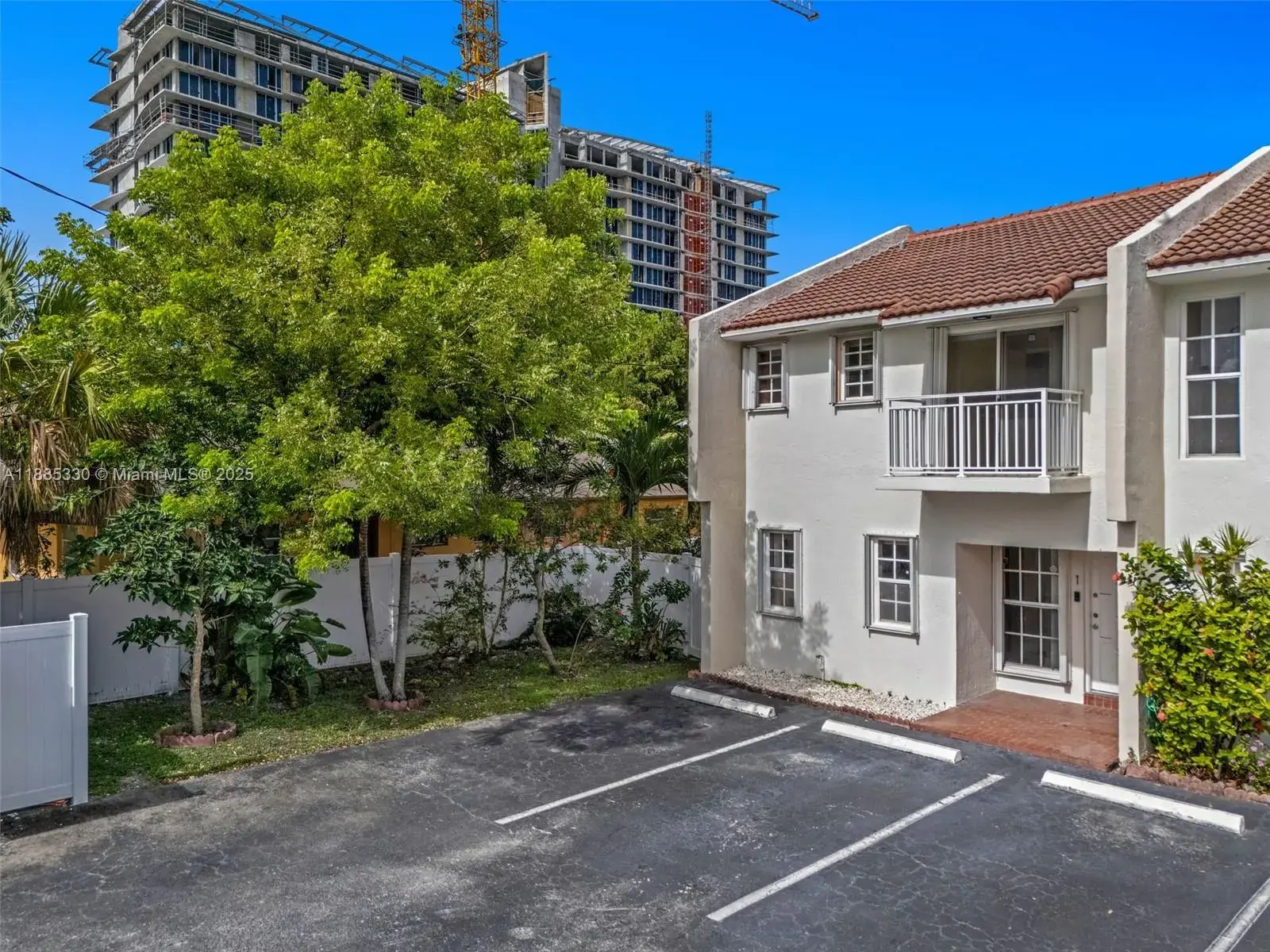 2050 NE 140th St # 1, North Miami Beach FL 33181