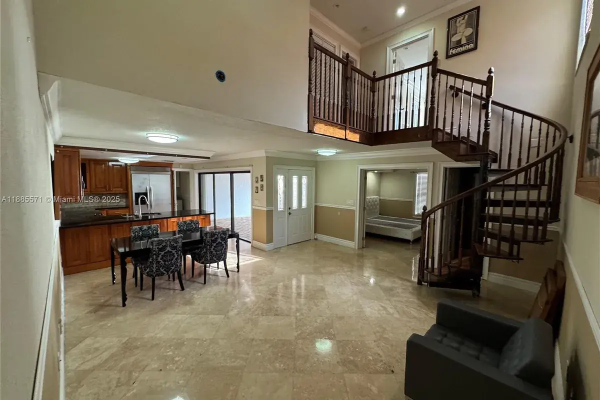 10115 NW 4th Ln # 8, Miami FL 33172