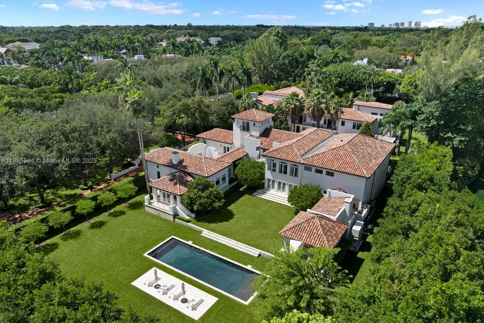 9 bedroom 7 bath for sale at 545 Casuarina Concourse, Coral Gables FL 33143