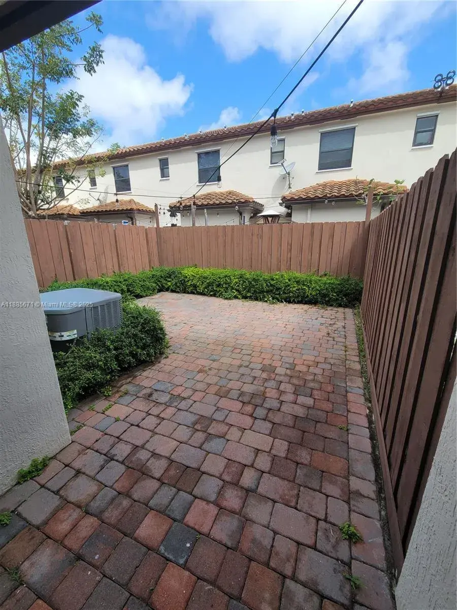 3213 SE 5th Ct, Homestead FL 33033