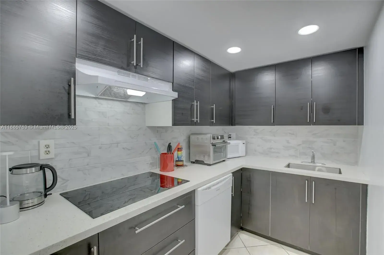 200 S Birch Rd # 605, Fort Lauderdale FL 33316