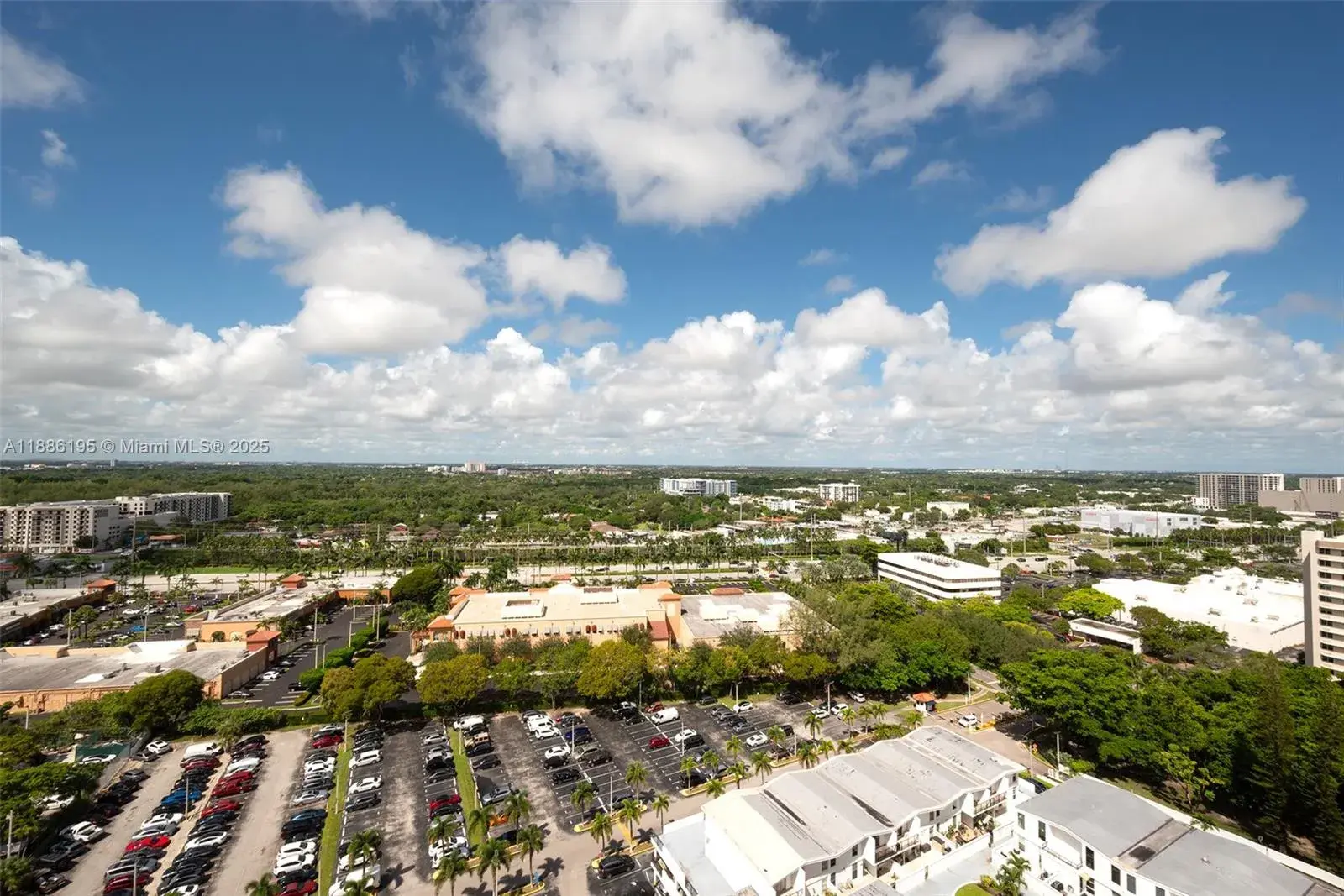 2 bedroom 2 bath Residential for sale at 2750 NE 183rd St # 2204, Aventura FL 33160