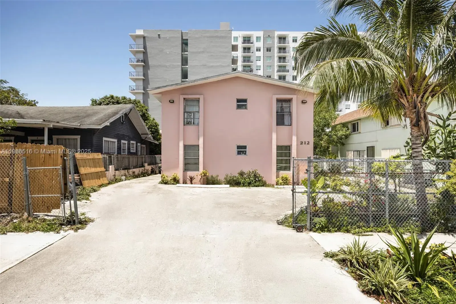 212 NW 7th Ave, Miami FL 33128