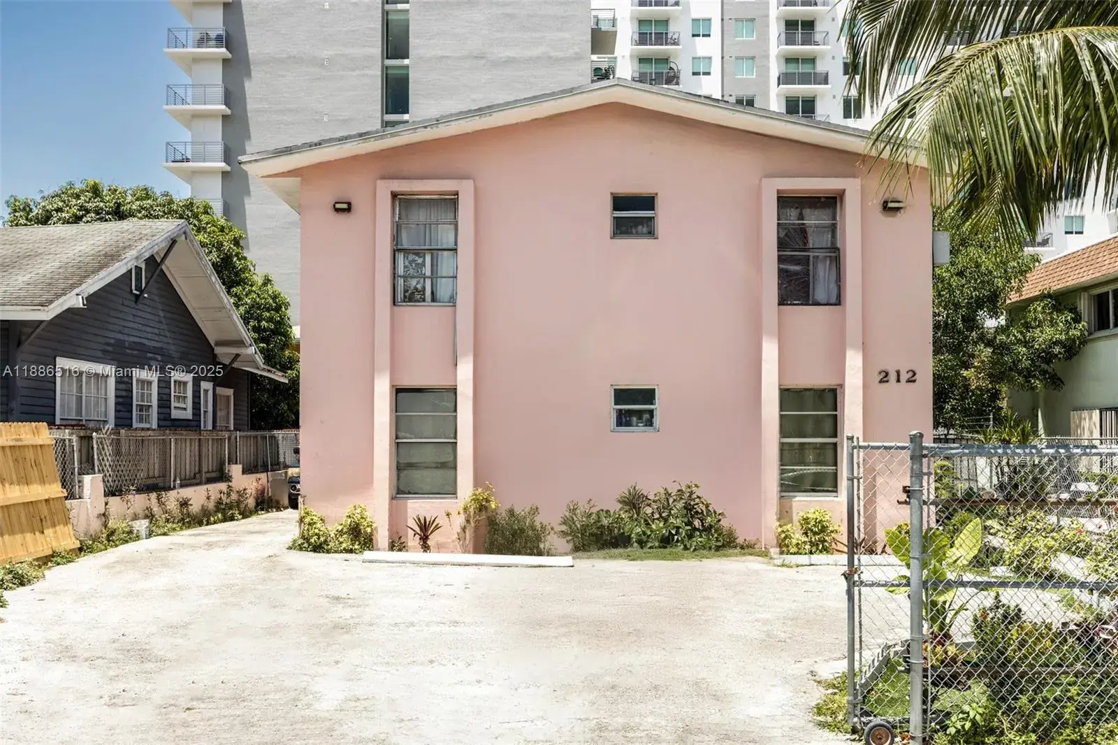 212 NW 7th Ave, Miami FL 33128