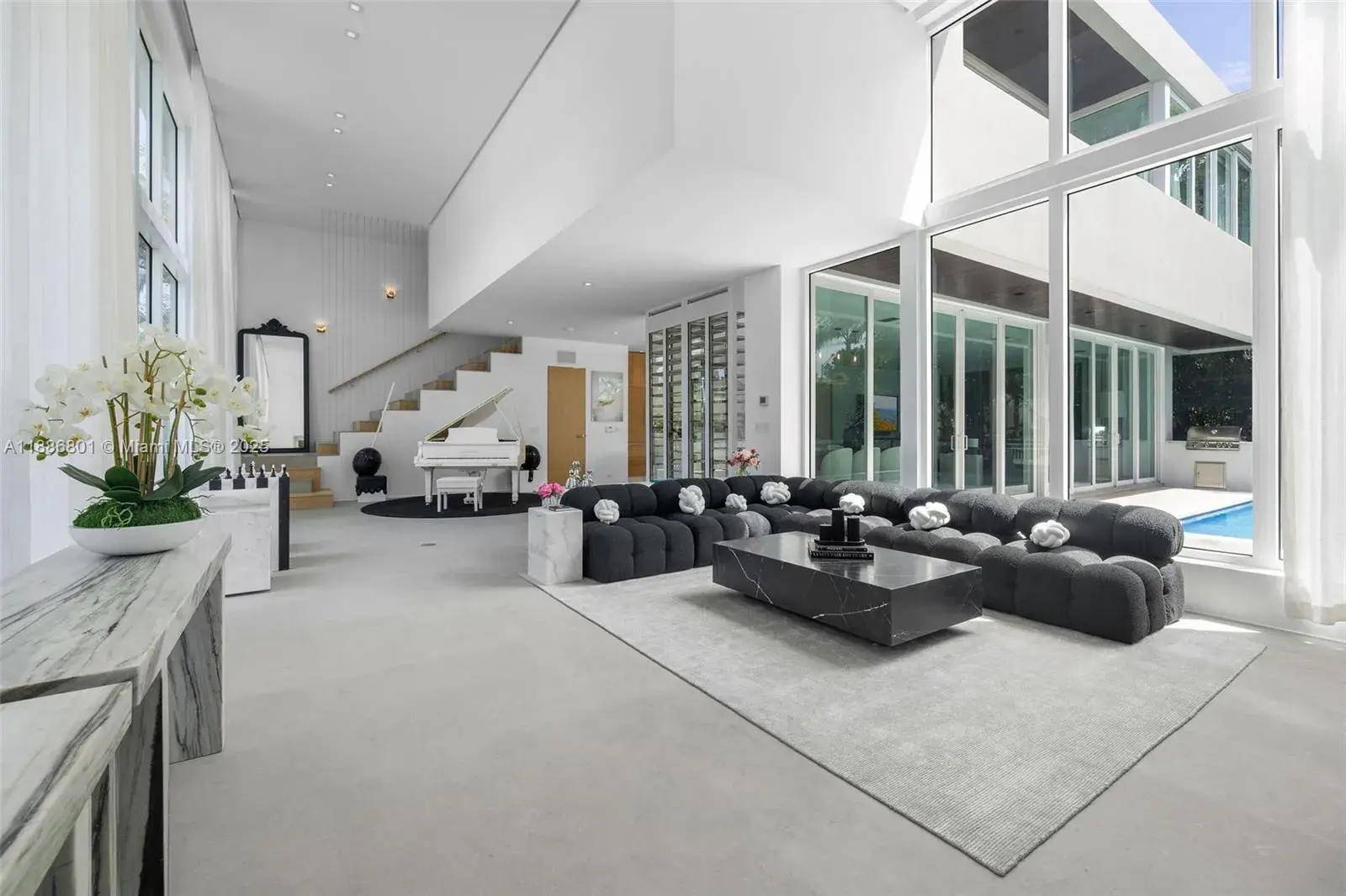 4433 N Bay Rd, Miami Beach FL 33140