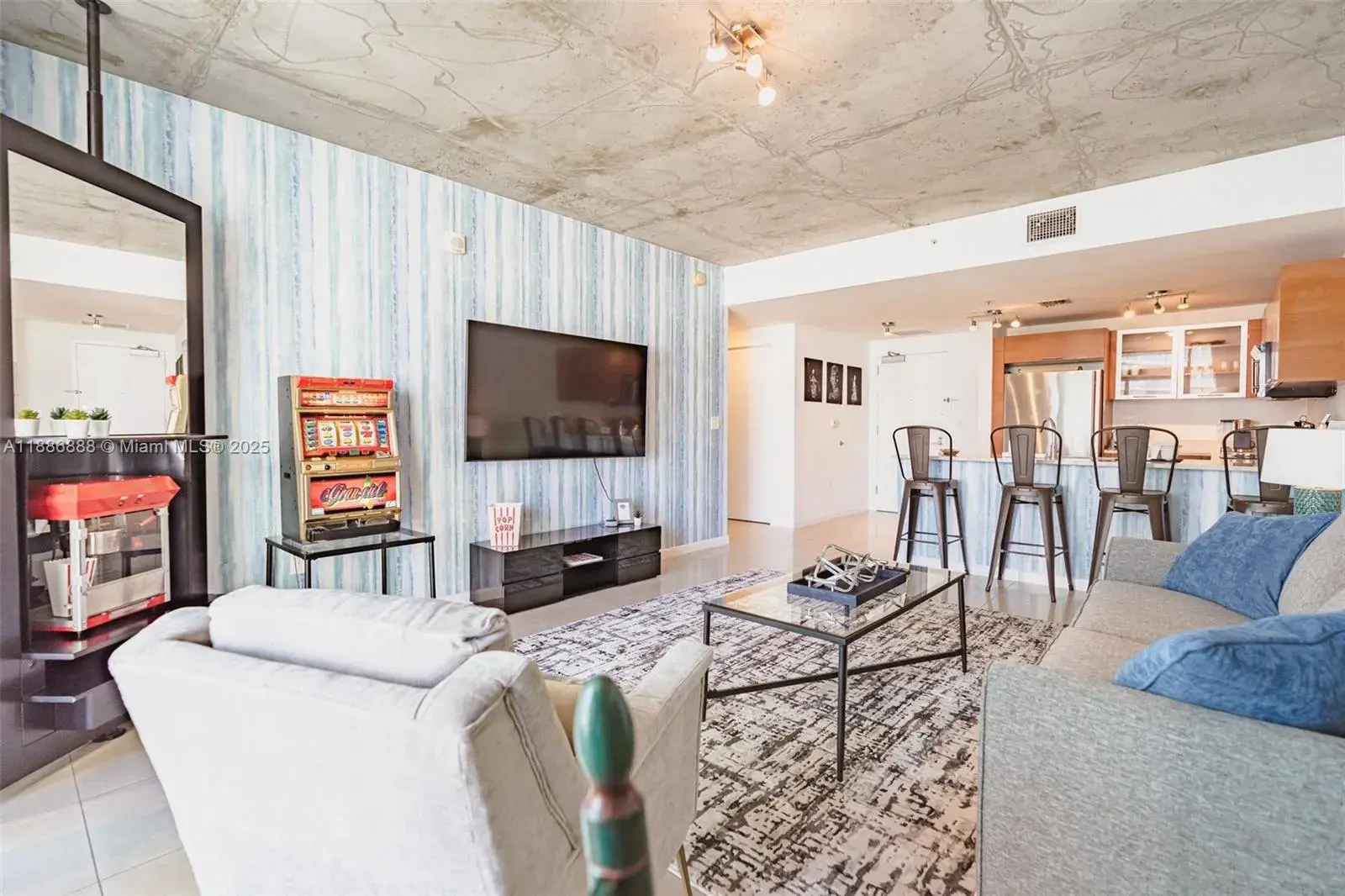 1 bedroom 1 bath Residential Lease for rent at 3250 NE 1st Ave # 719, Miami FL 33137
