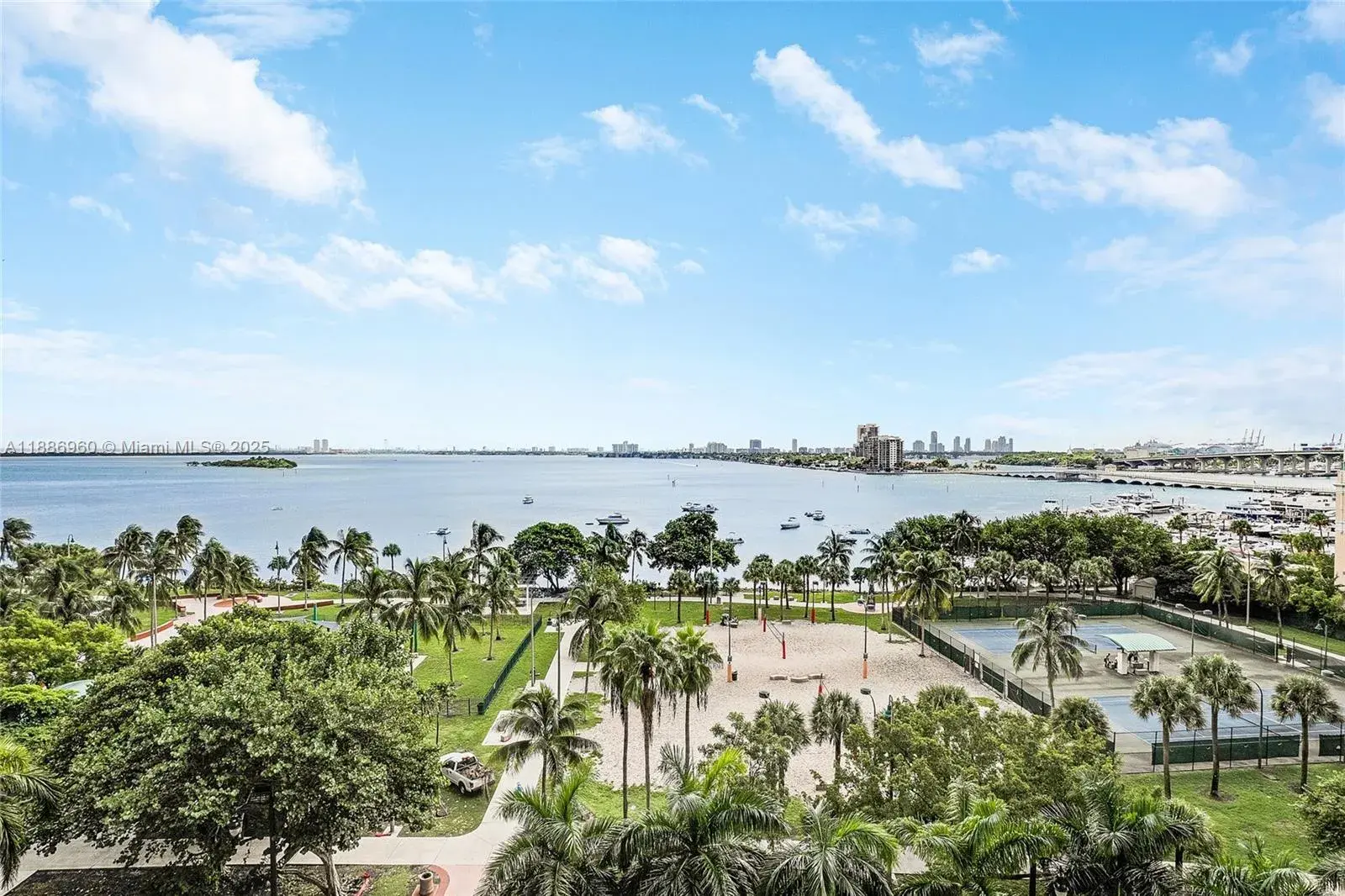 1 bedroom 1 bath Residential Lease for rent at 488 NE 18th St # 704, Miami FL 33132