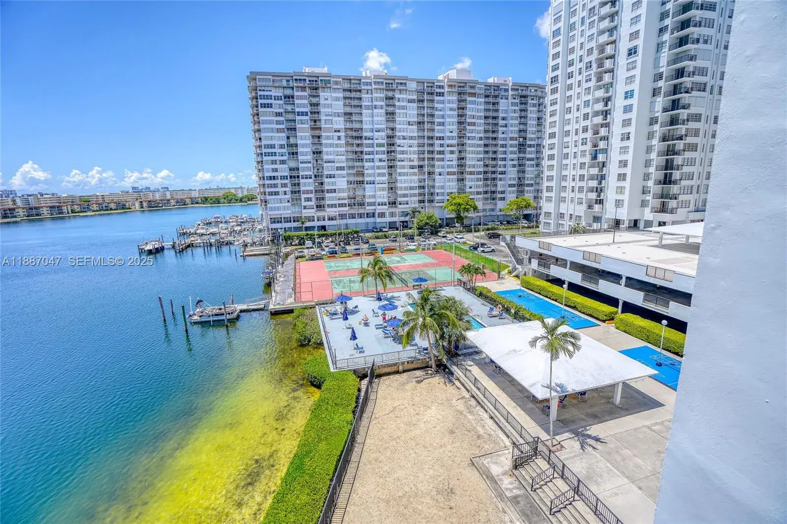 2 bedroom 2 bath Residential for sale at 2780 NE 183rd St # 1204, Aventura FL 33160