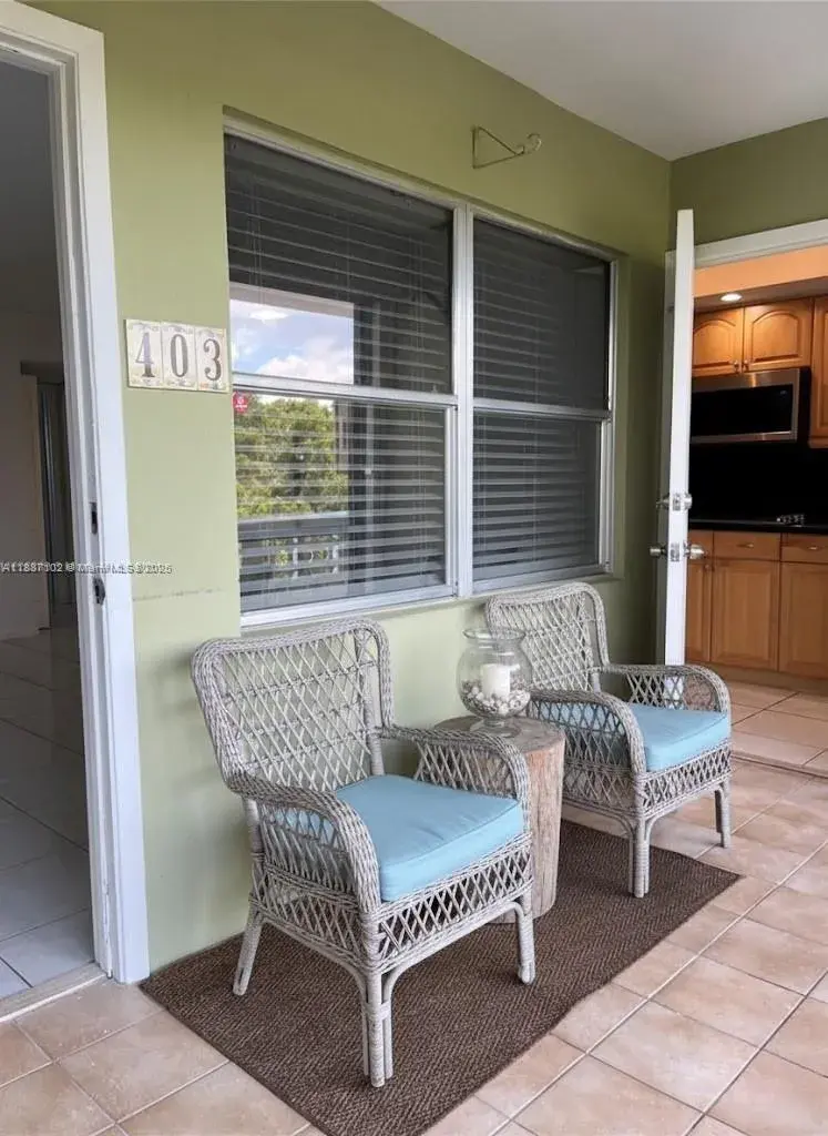 1 bedroom 1 bath Residential Lease for rent at 1425 Arthur St # 403A, Hollywood FL 33020