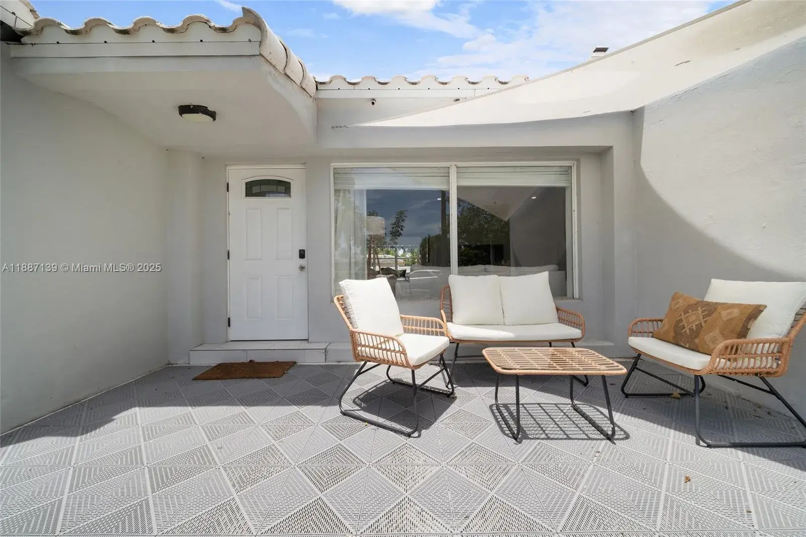 5 bedroom 3 bath Residential Lease for rent at 1625 Hollywood Blvd, Hollywood FL 33020