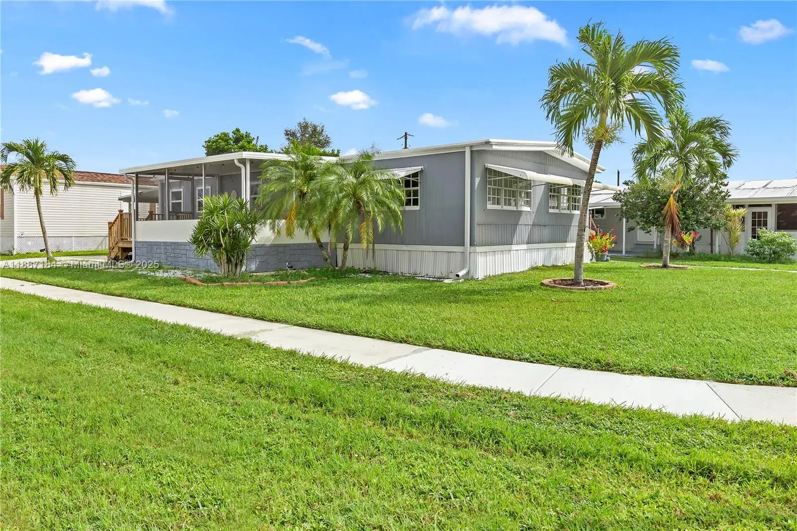 4477 Sandpine Cir, Boynton Beach FL 33436