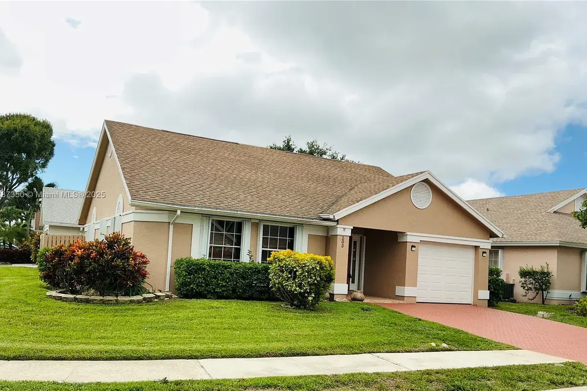 203 N Moccasin Trl N, Jupiter FL 33458