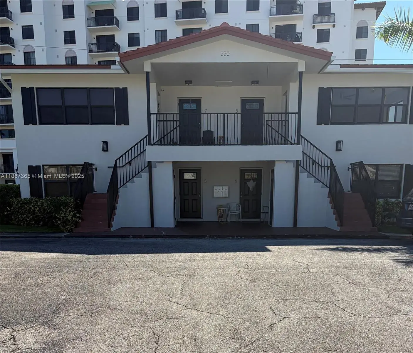 3 bedroom 2 bath Residential for sale at 220 SW 7th St # 8, Boca Raton FL 33432