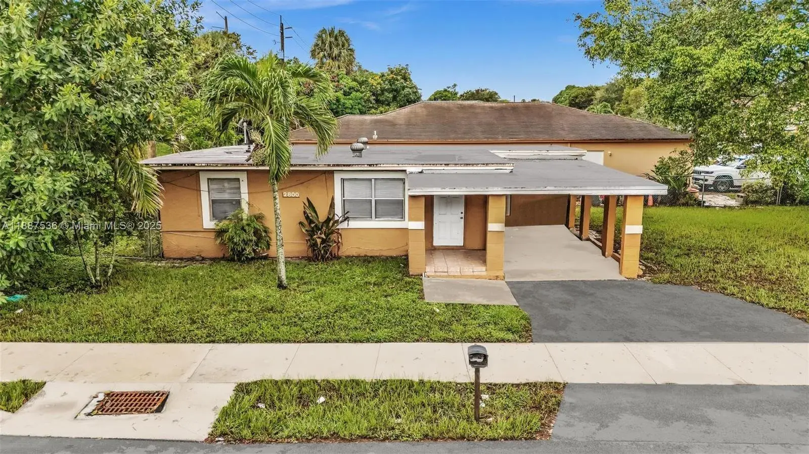3 bedroom 1 bath Residential Lease for rent at 2800 NW 6th Ct, Fort Lauderdale FL 33311