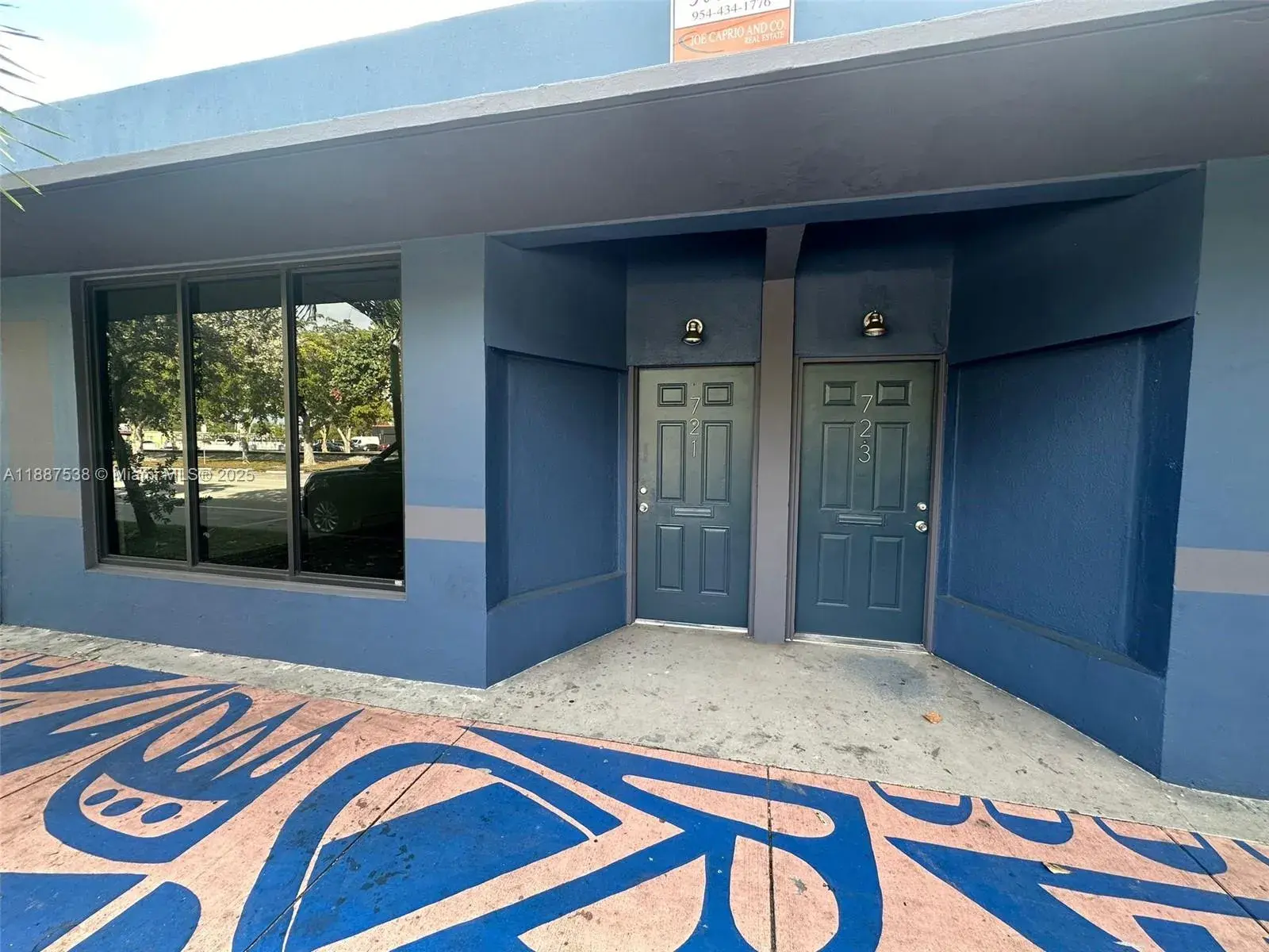 Commercial Sale for sale at 721 S 21st Ave, Hollywood FL 33020